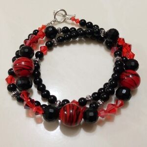 **Reposh** Vintage Red Black Glass Bead Necklace
